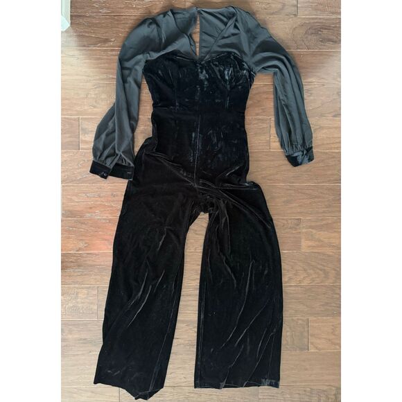 Vintage Collectif London Arionna Black Velvet Jumpsuit Large - Picture 4 of 5
